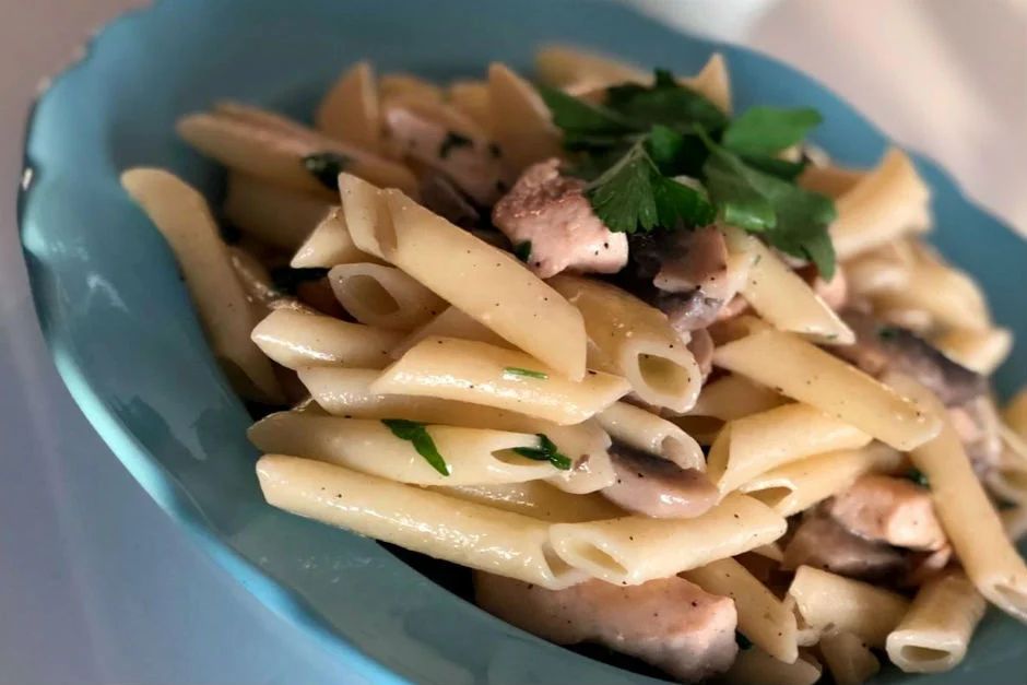 Mantarlı Kremalı Tavuklu Penne